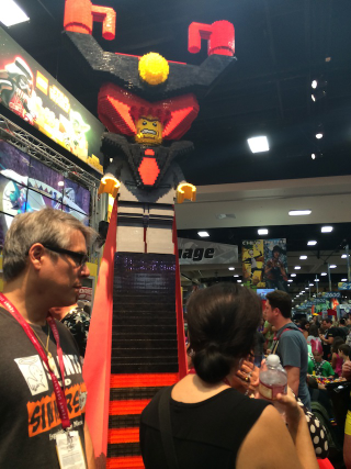 Illustration for article titled The Very Best Finds On The Floor At Comic-Con 2014
